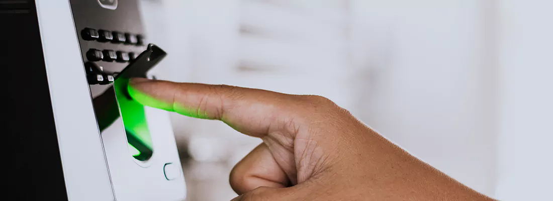 Smart Gate Locks with Remote Access Features in Ives Estates, FL